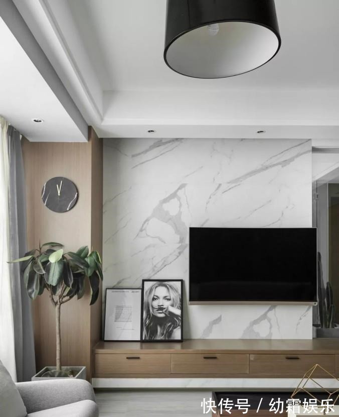 原木色|夫妻的现代简约三居,黑白灰+原木色高雅轻奢,小书房最酷,晒晒