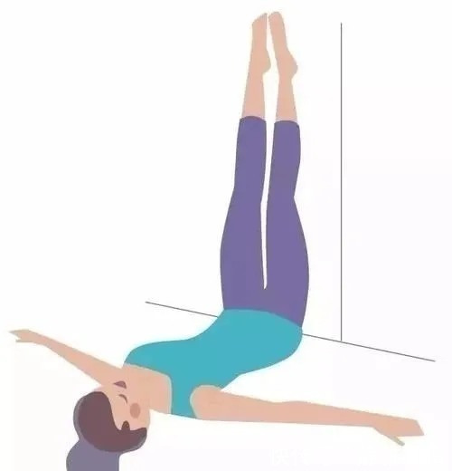 瑜伽|弓背让你矮5cm, 每天躺5分钟把背拉直, 1.6米变1.65m瑜伽理疗