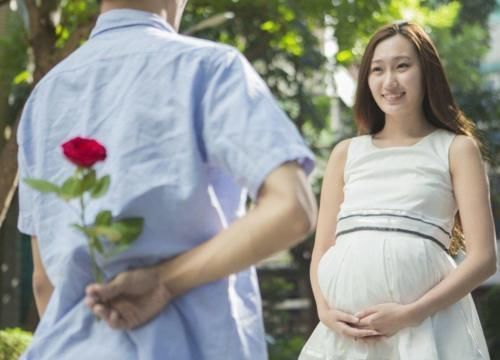 美芽|女子怀孕三周后又怀上一个孩子，单胎变双胞胎，医生也是头一次见