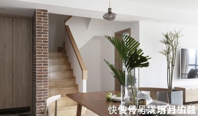 客厅|220㎡原木风设计,4室2厅3卫,一进门,就被客厅迷住了!