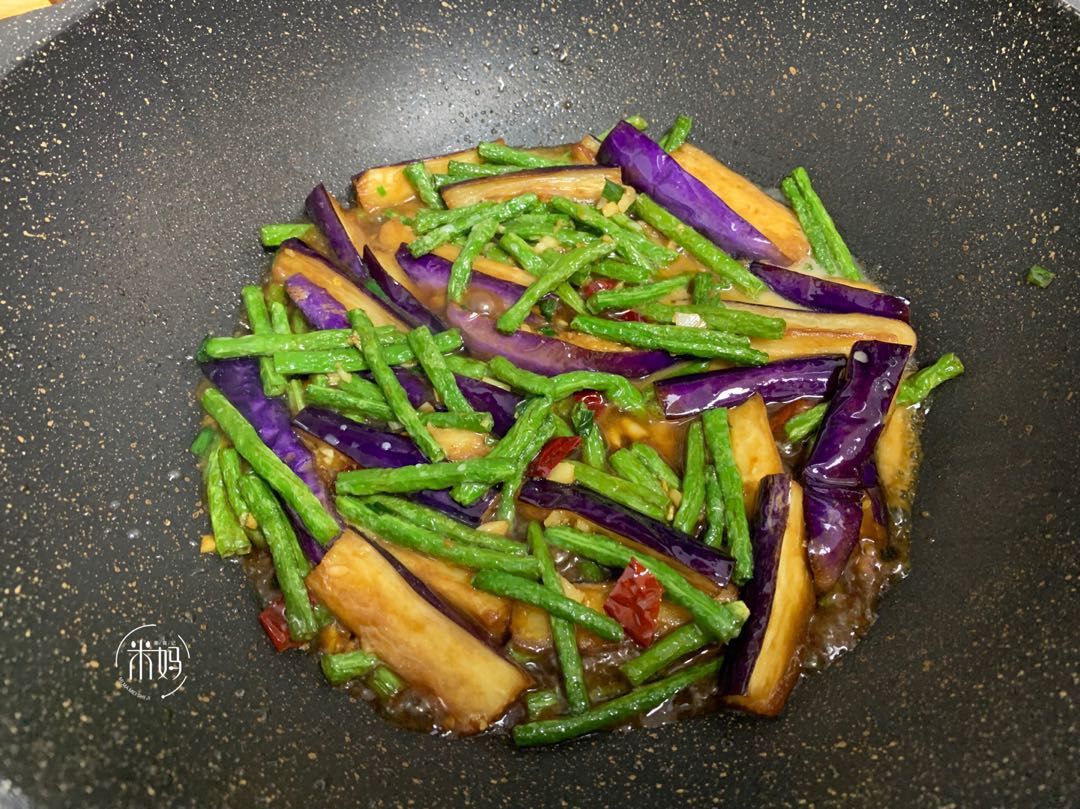 鲜香|这两样素菜一起炒，实在太鲜香了，难怪女儿爱吃，比吃肉都香