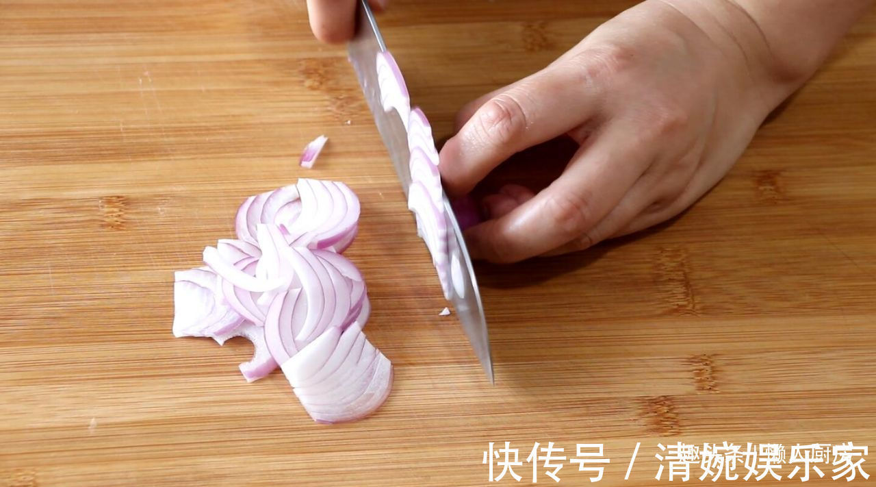 薄饼|别给孩子买薯片吃了,教你薄饼的新做法,不用油炸,比薯片还酥脆