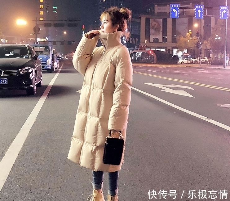 穿羽绒服的冬天,远离小个子矮胖穿搭,利用4招技巧,轻松显高!