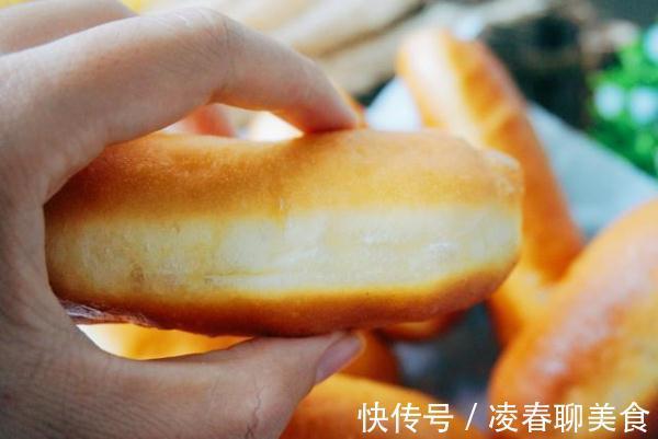 面粉最新做法,不用放水,不需要烤箱,做松软的面包,省时省力