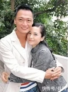 47岁郭羡妮与丈夫分居一年终团圆 晒一家合影破离婚传言