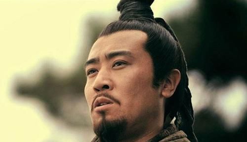 经历|一段刻骨铭心的经历，令诸葛亮下定决心，今生永远不会投靠曹操