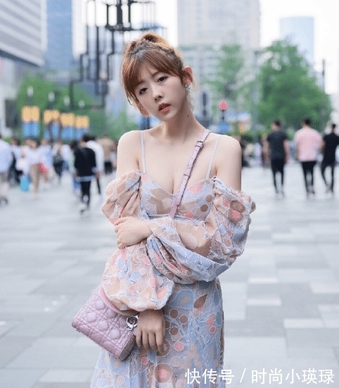 裙子 表妹出门就是有个性,把“床单”拿来当裙子穿,走路都在散发仙女的魅力