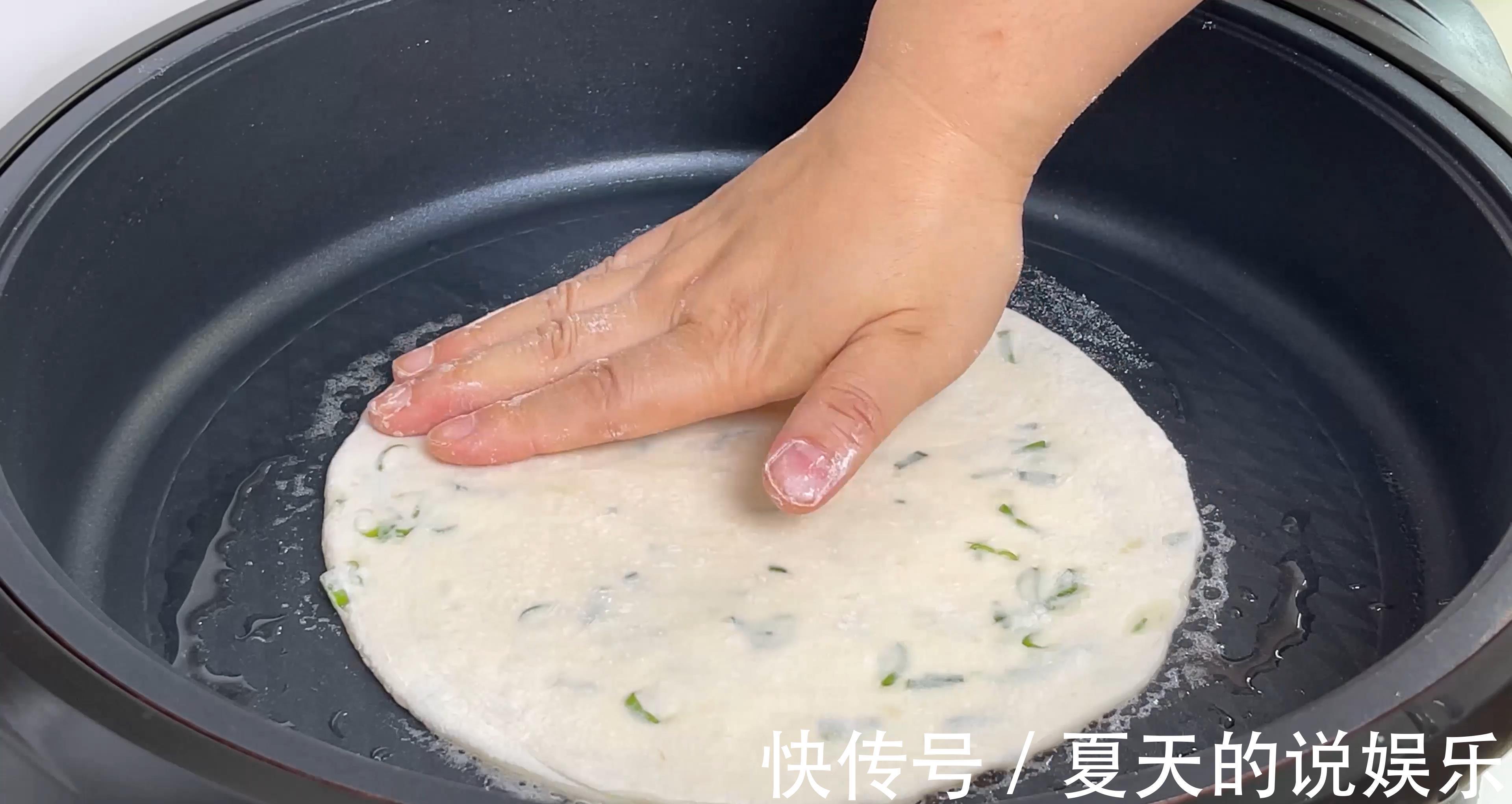 烙饼|早餐店的葱油饼为什么好吃?原来做法简单,学会就可以摆摊了
