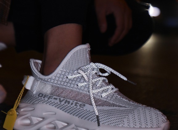 抗折性 大量美国跑迷涌入中国,抢购国产“廉价跑鞋”,直呼:太值了