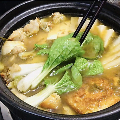 泡椒酸菜咸鱼煲