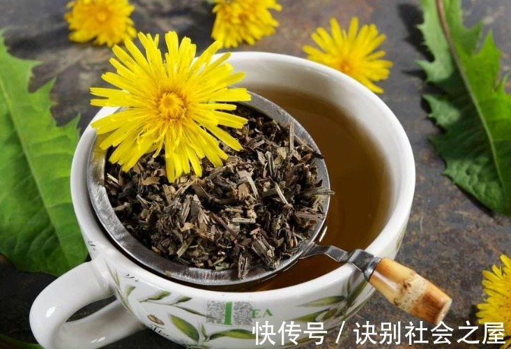 肝毒|脸上这3种表现，是肝脏毒素太多的表现！简单3招，给肝脏排毒