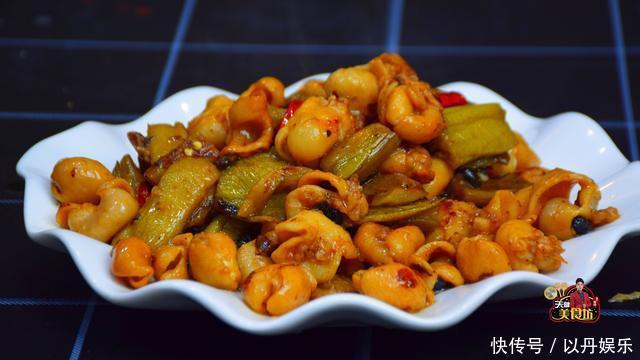 饭店卖138元一份,猪大肠吃出新花样,连配菜很多人都没见过!