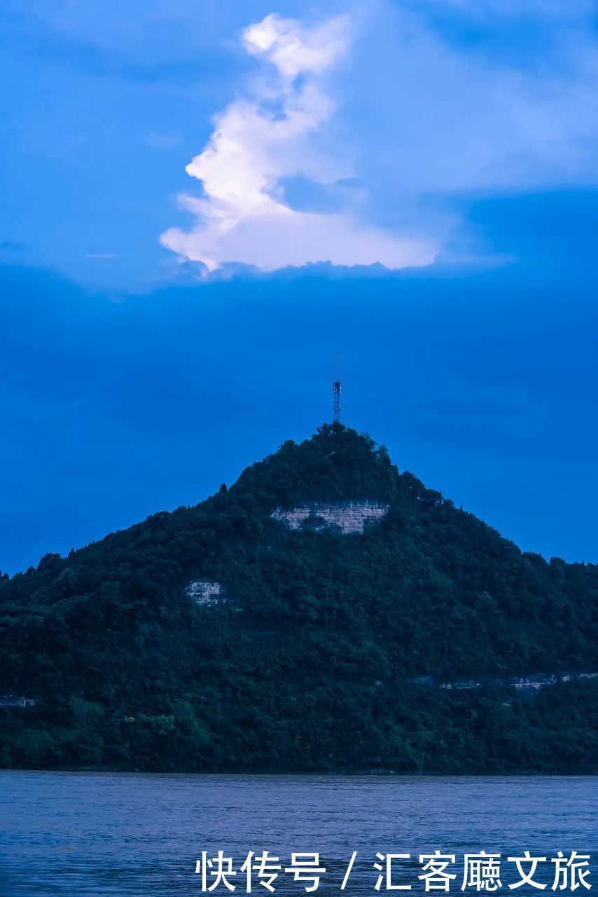 中年|湖北这座安逸小城，山水太绝了！难怪顶流文豪都写诗点赞