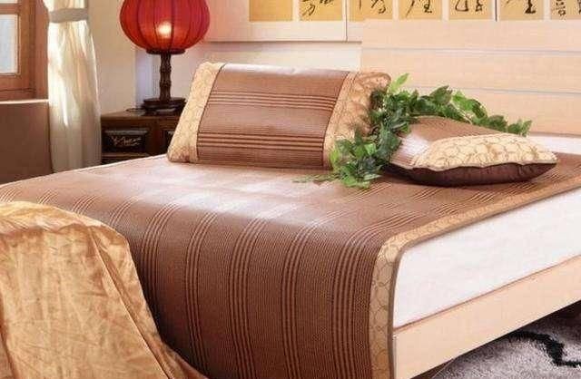 凉席|凉席脏了不要用水洗,教你5分钟清洗凉席,洗的干净还能除螨