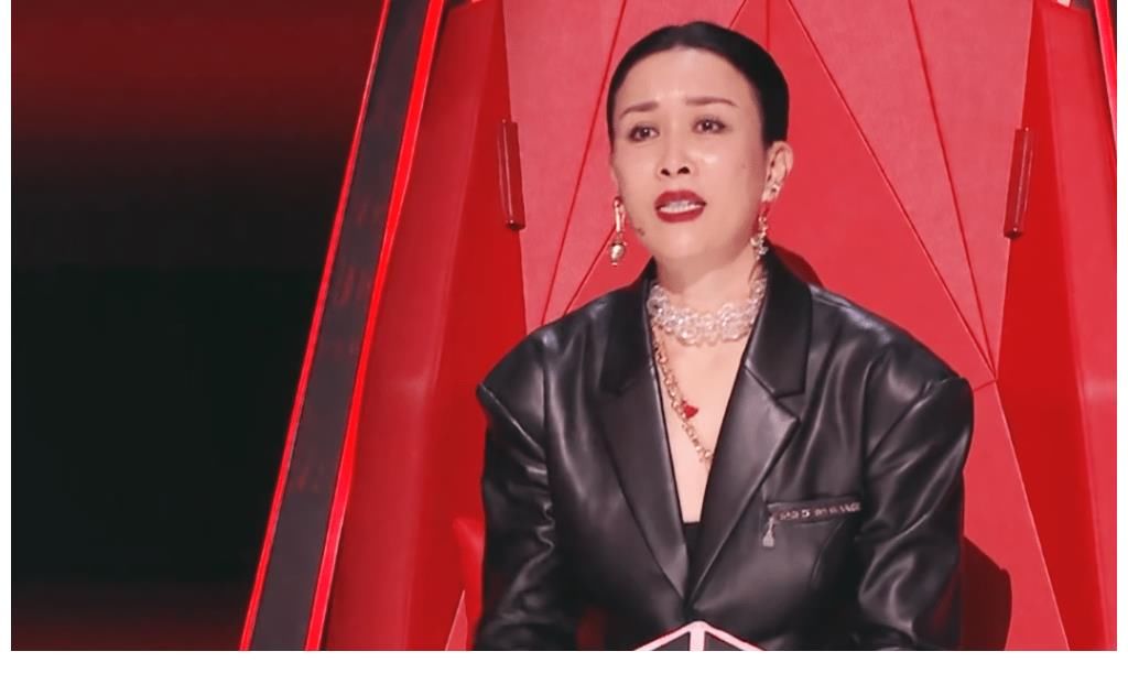 小二班|“小二班”首战失利，铁柯楠演唱让导师热泪盈眶，无奈得分太低