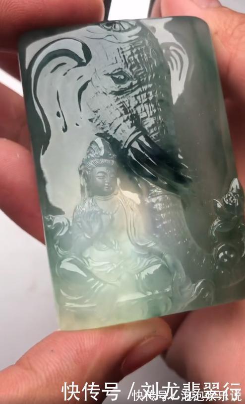 翡翠|翡翠定制版《六牙神象》，这种设计和雕刻手法你会喜欢吗？