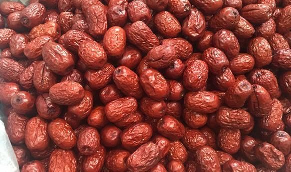  口感|红枣干吃好，还是泡水喝好？很多人常吃红枣也无效，原来是吃错了