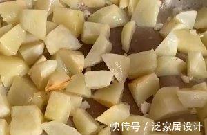 红烧土豆吃腻了，送您可乐土豆，做法简单，美味下饭，吃不够