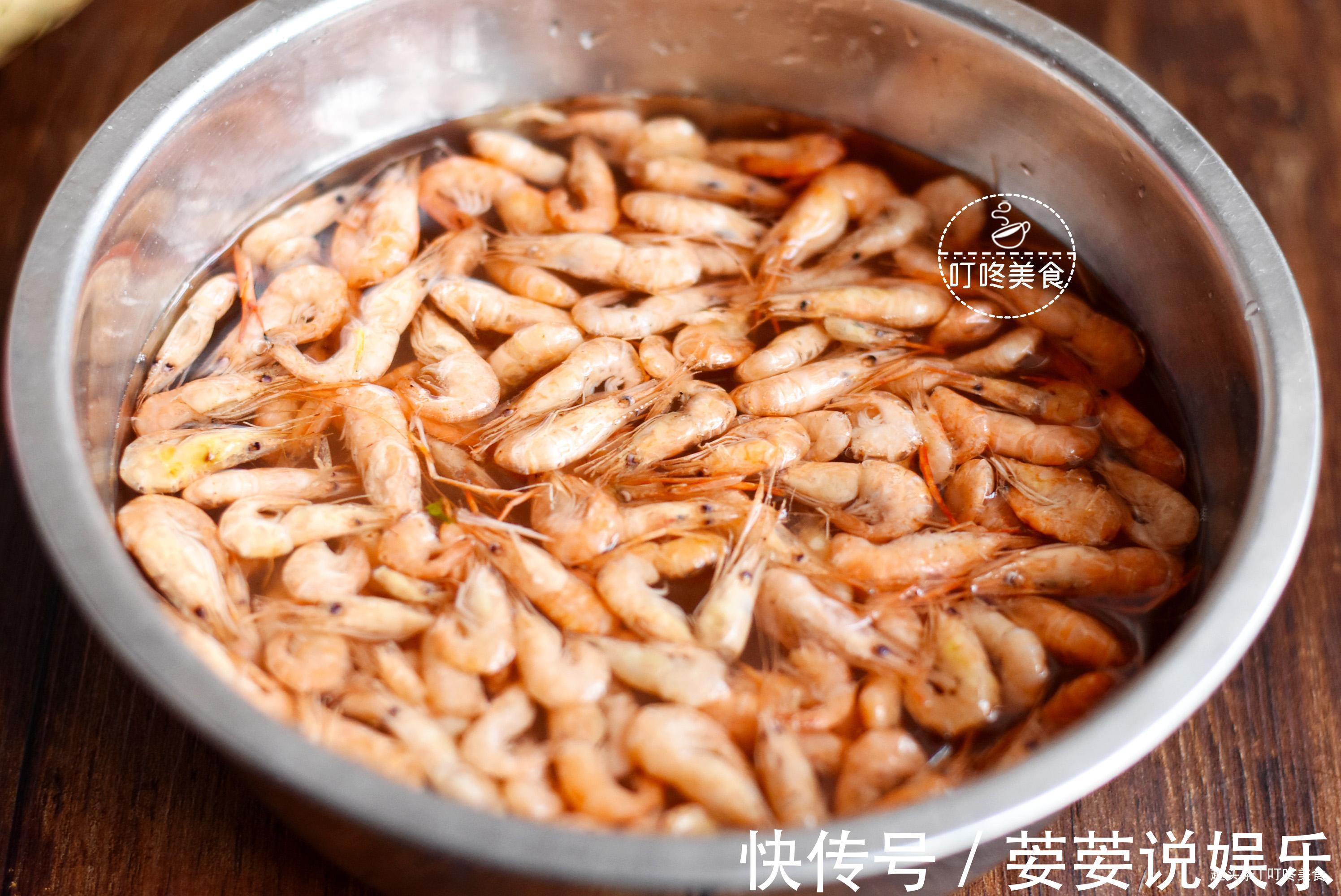 河虾最好吃的做法,简单一炒太香了,学会此做法,三斤都不够吃