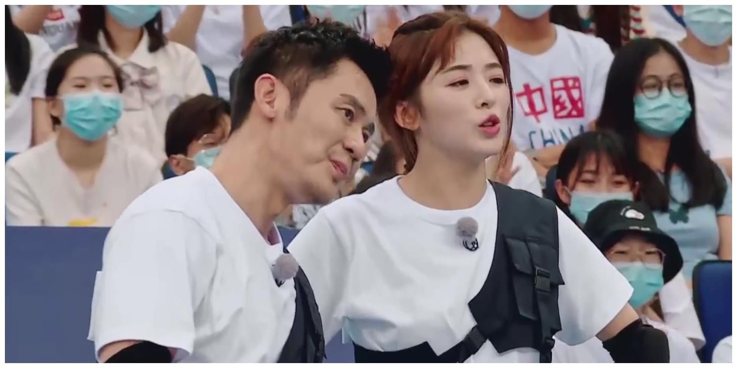 张含韵玩游戏真是拼，杨颖都自愧不如，女汉子形象算是人尽皆知了