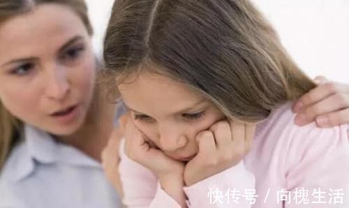 孩子|“我真辅导不了”，一道数学题难倒一家五口，低文化父母很崩溃