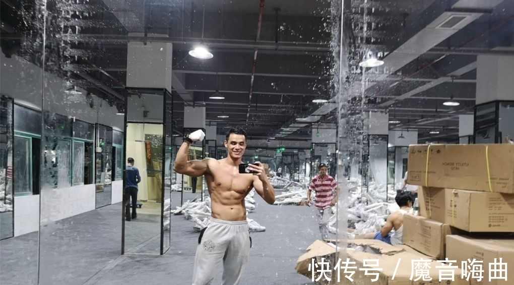 广州大学|爱健身的90后体育生精心雕琢结实的肌肉,如今还兼职做模特!