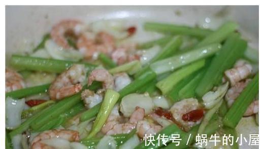 此菜是菜也是药，常吃刮油清肠，腰肢纤细，皮肤嫩滑体重轻！