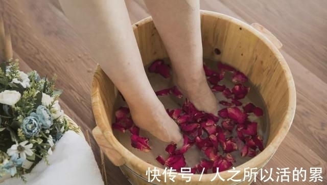 养生|每天用热水泡脚,到底是养生还是“减寿”?医生告诉你答案