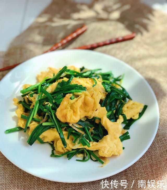 除了韭菜炒鸡蛋、西红柿炒鸡蛋,鸡蛋还能配什么