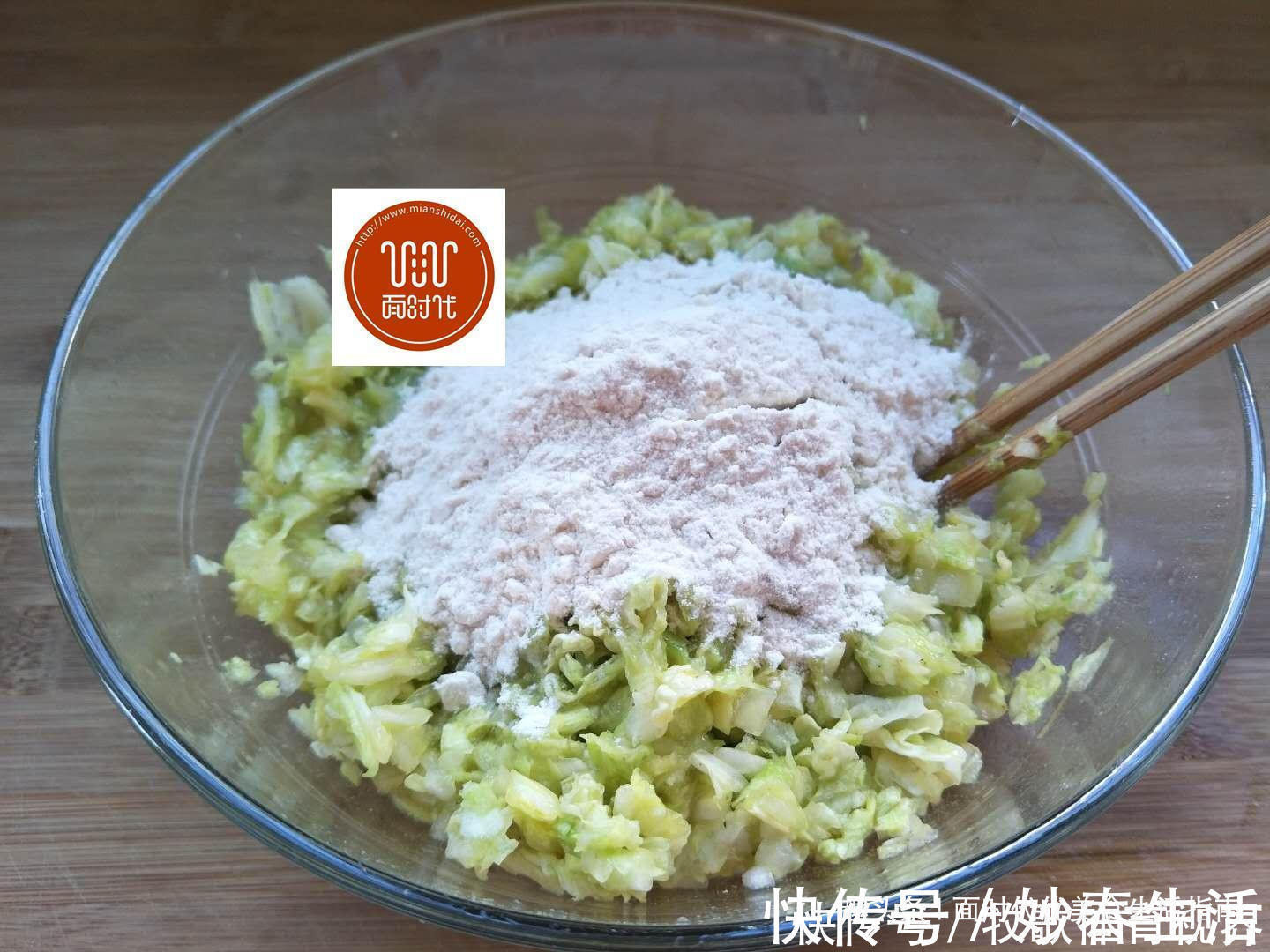 别再炒白菜炖白菜了,教你做成白菜丸子,酥脆鲜香拿肉都不换 !