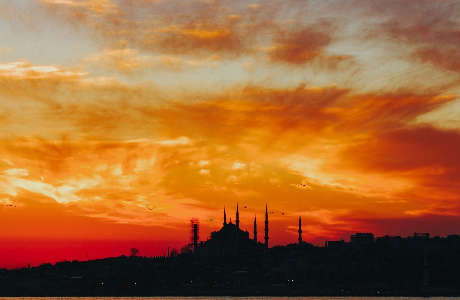 人都|吕雉：女人的“安全感”不是靠男人施舍的，而是自己“拿来”的