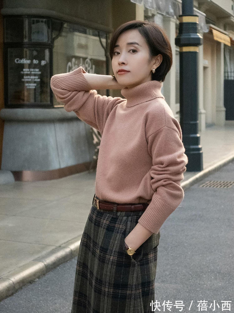 高级|怎么也穿不够的“毛衣”,冬季选这5种颜色,演绎不费劲的高级感