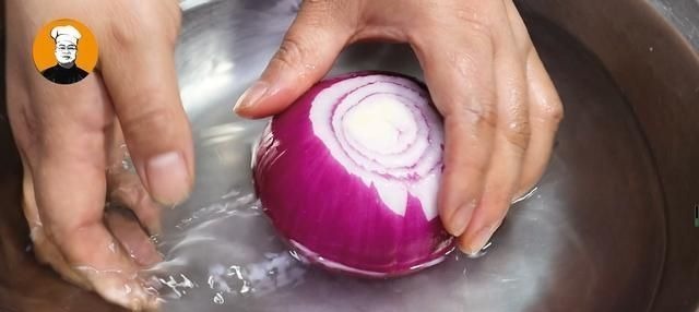 洋葱加冰糖泡水喝,作用原来这么厉害,很多人都不知道,长见识了