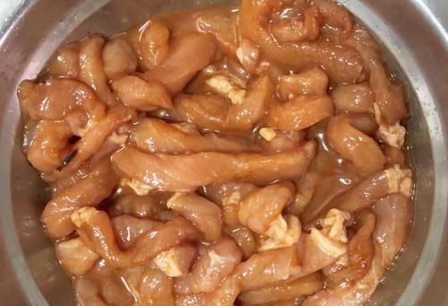 肉丝|不管炒什么肉，都学会这样上浆，滑嫩不粘锅，2分钟教会你