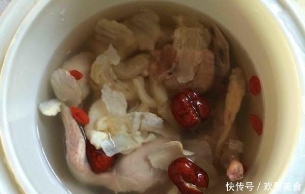 夏天出汗多要常吃这肉，比牛肉便宜，比羊肉滋补，一年四季不闹病