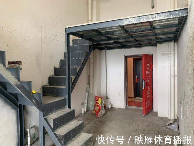 夹层|Loft小公寓装修改造，用板材搭出小夹层，32㎡能做两房两厅