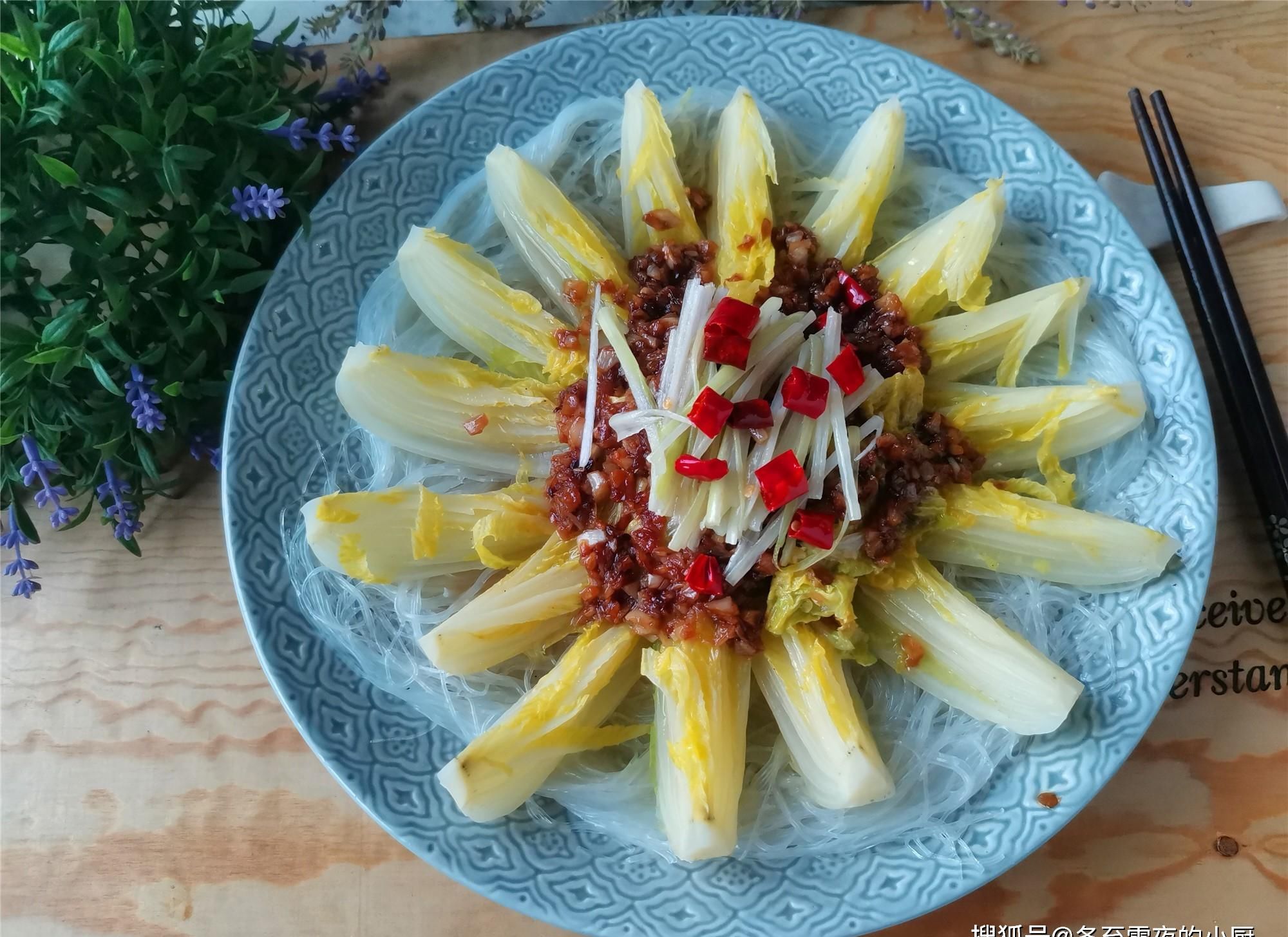 蒜蓉粉絲娃娃菜的家常做法,這樣炒蒜蓉汁,蔬菜都能吃出海鮮味