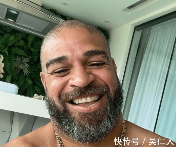 济科|昔日国米国王阿德回归赛场!年仅39岁胡子都白了,肥胖到认不出来