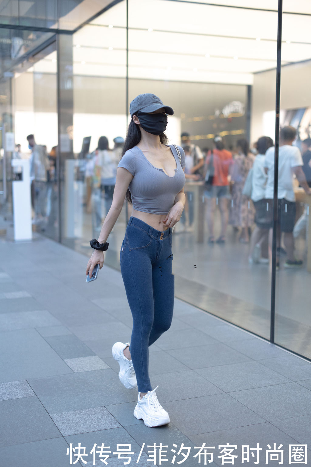 大胸|不是凡尔赛，胸部丰满的小姐姐穿衣这个世纪难题，给你显瘦障眼法