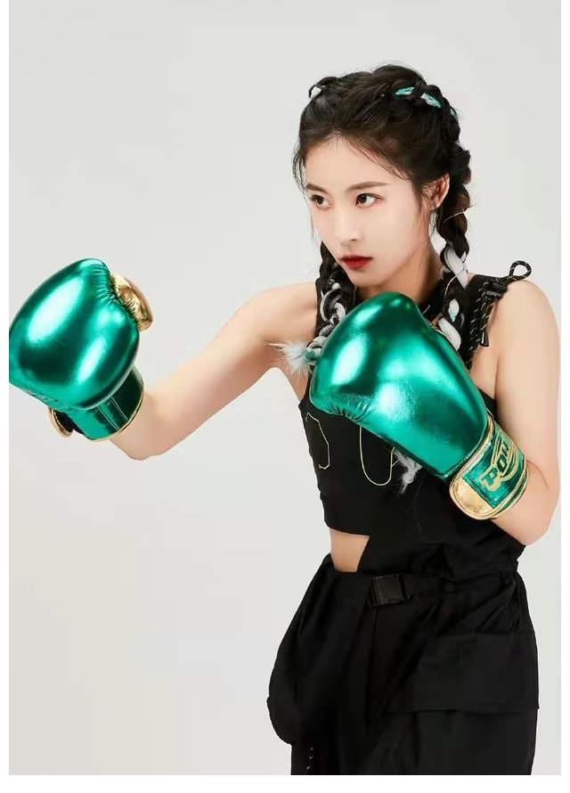 孫芮李斯丹妮互毆，孫芮被打出滿臉血絲，三線藝人都這么拼嗎？