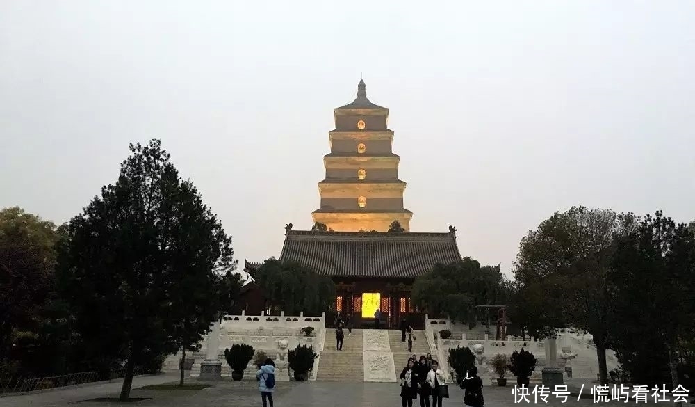 大慈恩寺|我登上了大雁塔,玄奘法师督造的大雁塔