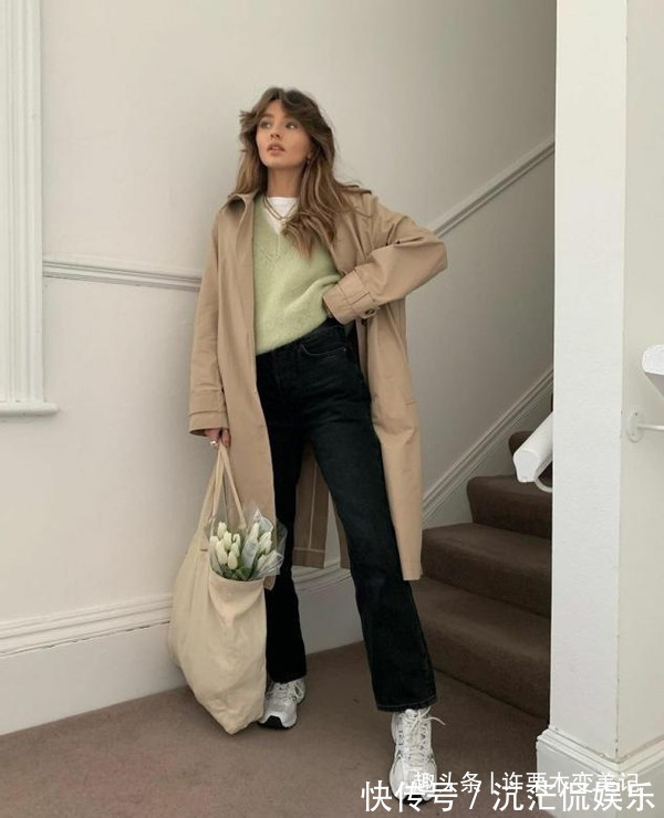 饱和度|过了四十岁的女人,衣柜里这5种颜色衣服别再穿了,显老还掉档次