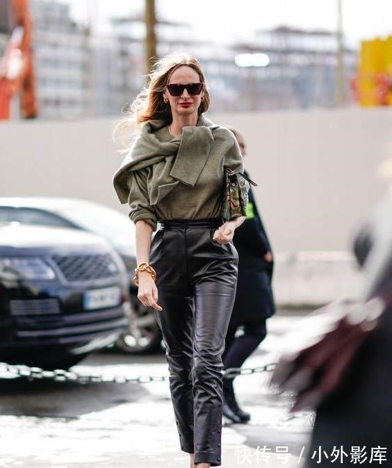 叠穿 必学!初秋针织衫的“个性叠穿”法,穿衣小白瞬间晋级时髦精!