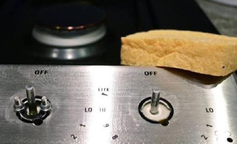 煤气灶|煤气灶用久就变脏怎么办邻居教我一招，几分钟就焕然一新！