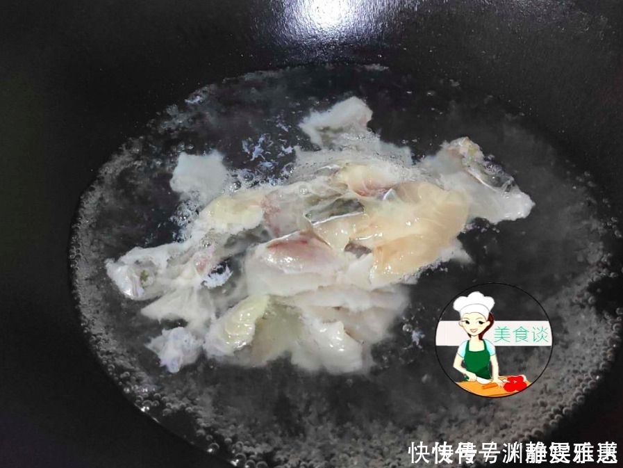 鱼肉此做法，不蒸不炖，5分钟上桌，又嫩又滑，实在是太鲜美了！