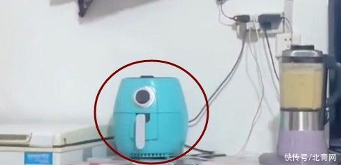 笑岔气！青岛67岁老人玩捉迷藏，披上花棉袄飞檐走壁！最后藏到了这里…