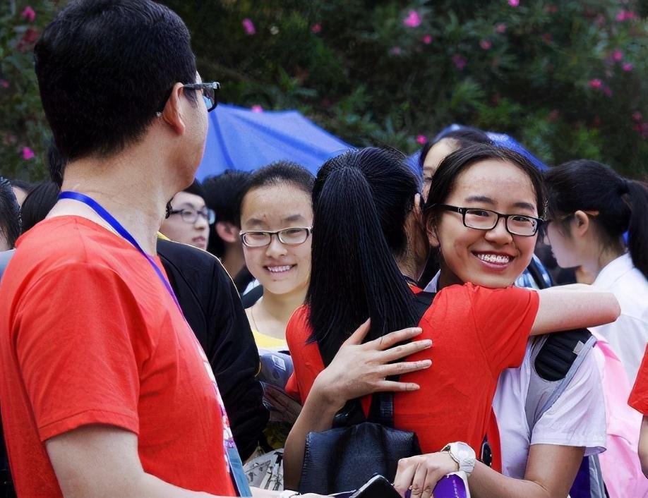 参考|大学“最赚钱”专业前3名，毕业两年月薪轻松过万，考生可参考