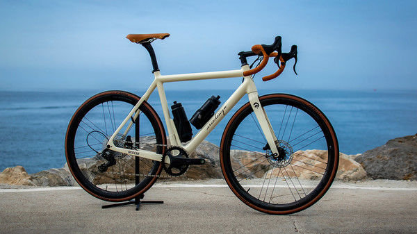 罗意威！玩家情报|欧米茄推出全新超霸腕表；两款此前不为人知的百达翡丽手表将于今年秋季首次拍卖等