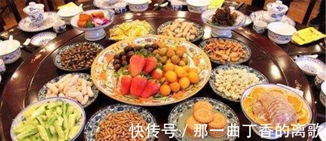 清朝嫔妃吃什么？皇后每天25斤猪肉，答应鸡蛋吃不上