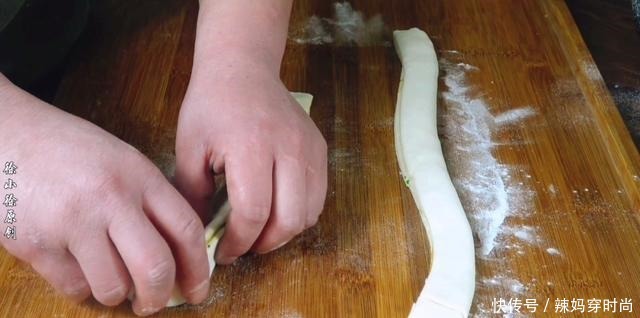 发面饼的最新做法，色泽金黄，宣软好吃，上桌全家吃不够！